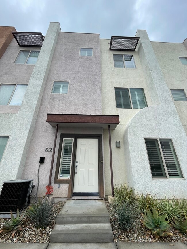 Building Photo - 380 Tesoro Gln