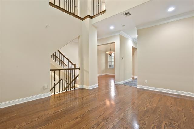 Building Photo - 5812 La Vista Dr