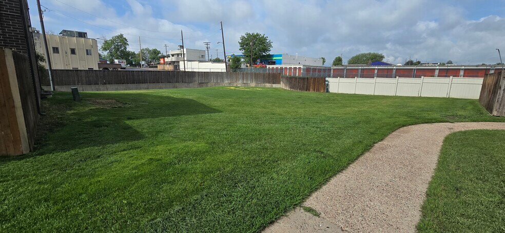 Primary Photo - 8047 Wolff St