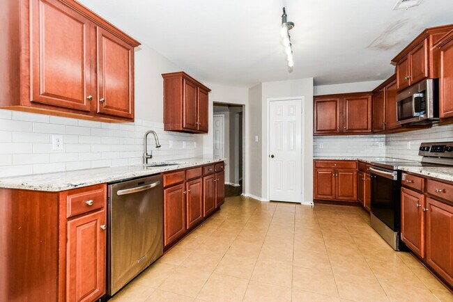 Building Photo - 908 Matthew Ln