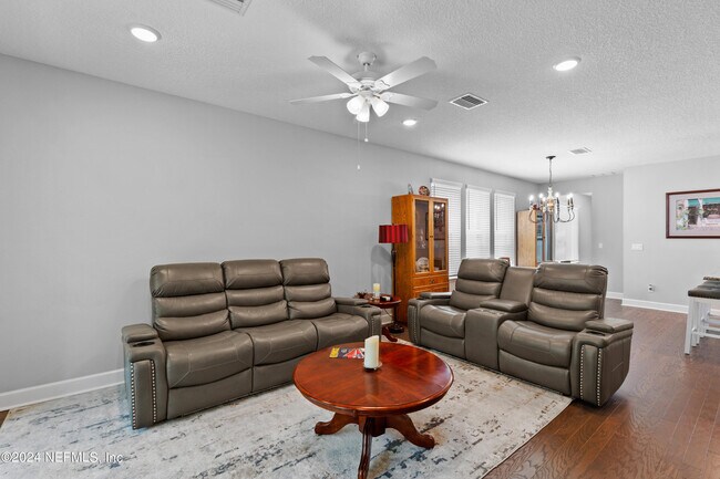 Building Photo - 431 Union Hill Dr