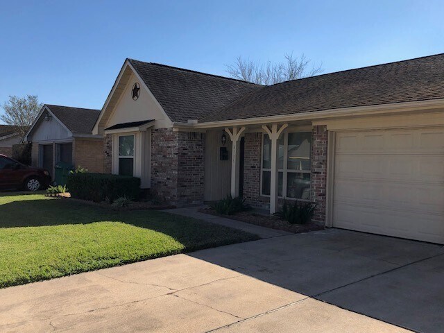 Front - 4116 Gallant Fox Dr