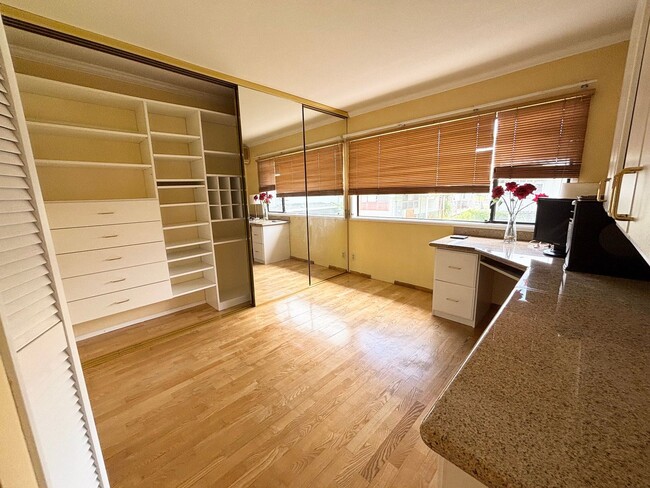 Primary Photo - 2 Bedroom 1.5 Bathroom at Nuuanu Streamsid...