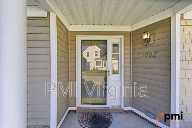 Building Photo - 1002 Nicklaus Dr