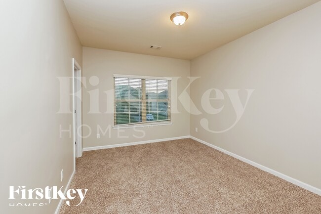 Building Photo - 520 Palm Springs Cir