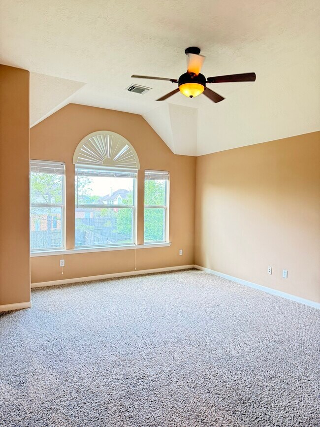 Building Photo - 2214 Jurgensen Ln