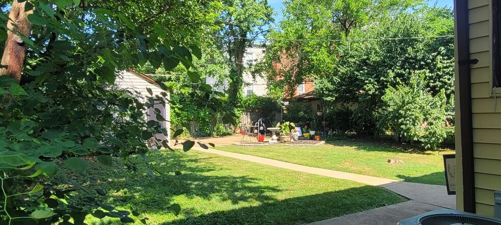 Summer - 3443 Lawn Ave