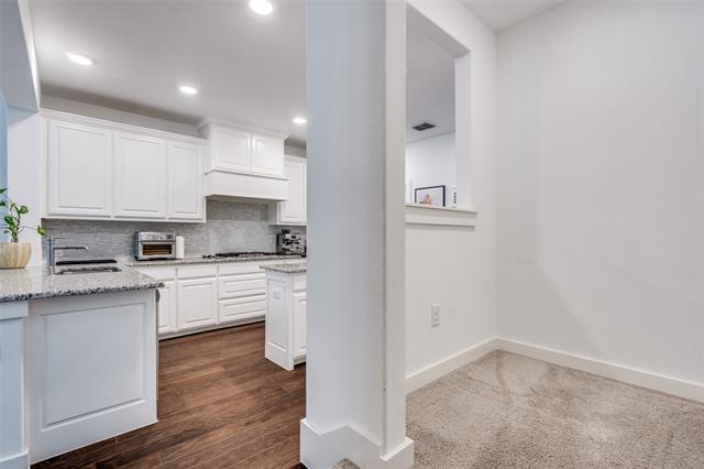 Building Photo - 1520 Navasota Trail