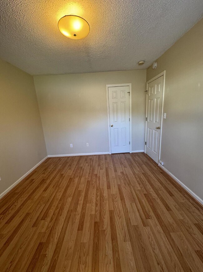 Building Photo - Charming 3-Bedroom, 2-Bathroom Home for Rent – Perfect for Comfortable Living!