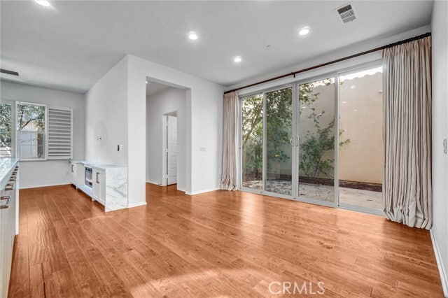 Building Photo - 519 S Melrose St