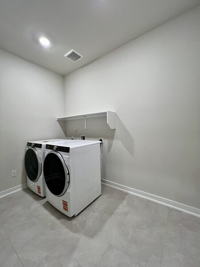 Building Photo - 14426 Daphne Bnd