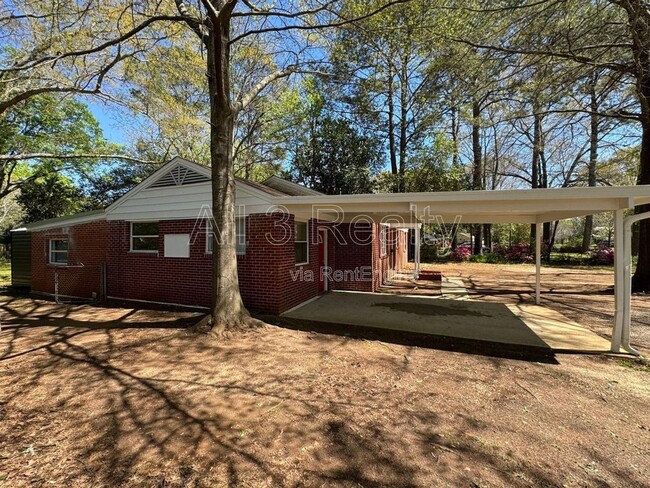 Building Photo - 3737 Dalraida Pkwy