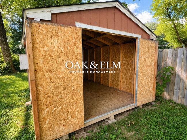 Building Photo - Welcome to this beautifully updated 4 bedrooms, 2 full bath, 1400 Square feet home