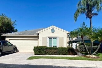 Building Photo - 303 E Riverbend Dr