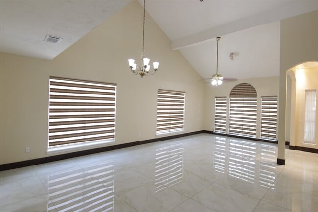 Building Photo - 12430 Brook Meadows Ln