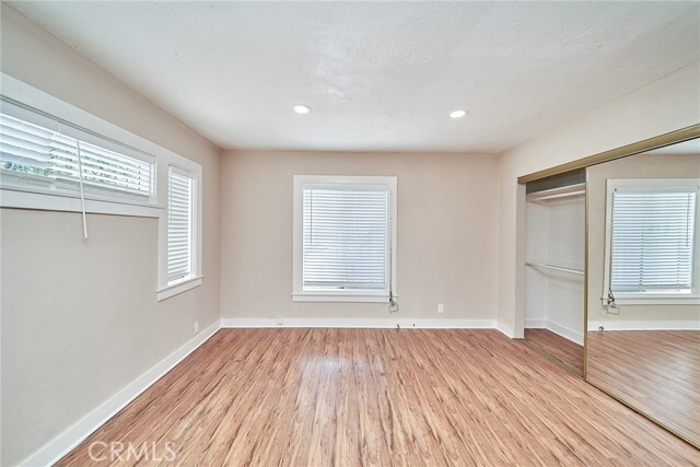 Building Photo - 1329 W 37th Dr