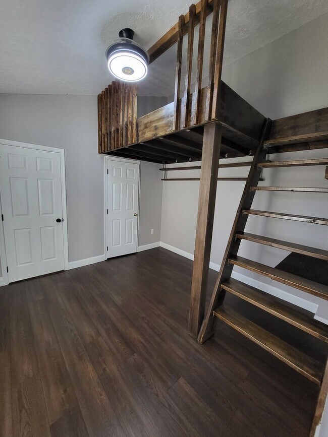 Building Photo - 3 Bedroom Townhome in Lititz