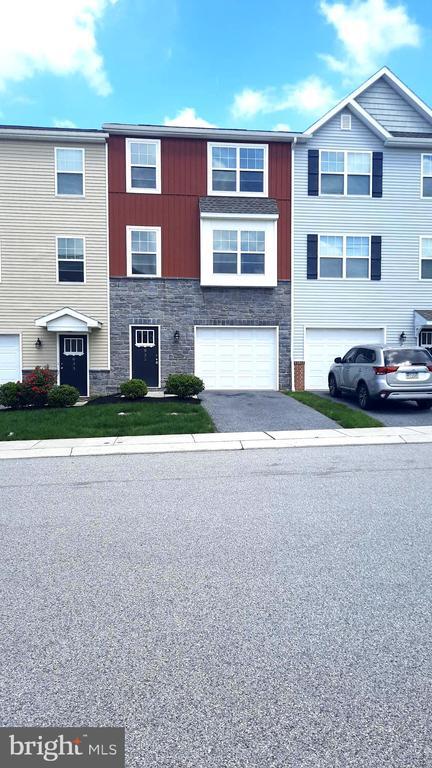 Primary Photo - 835 Schooner Ln