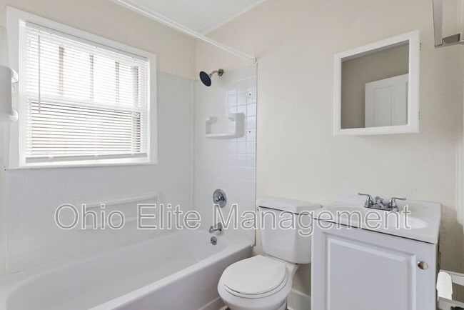 Building Photo - 2709 Sullivant Ave