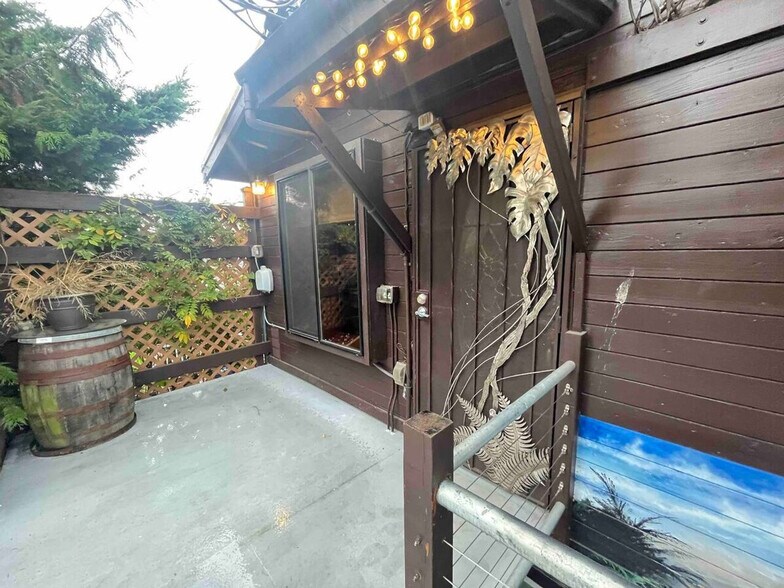 Building Photo - 3109 6th Ave