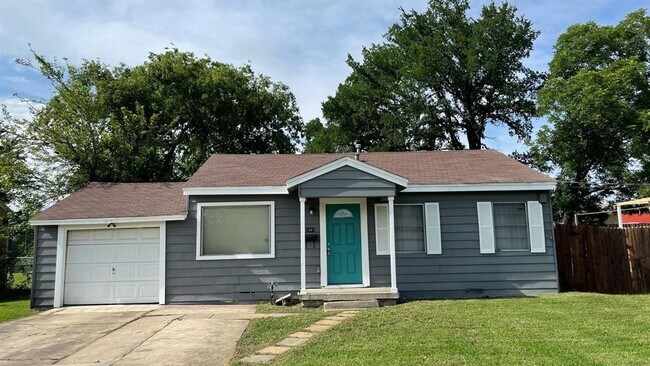 Building Photo - 1541 BriarCliff Rd