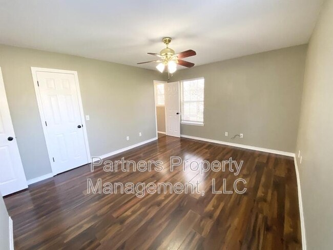 Building Photo - 831 N 54th Ave