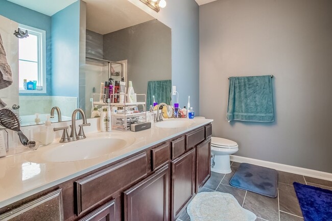 Building Photo - 3-Bedroom Townhome with Garage in Holly Ridge