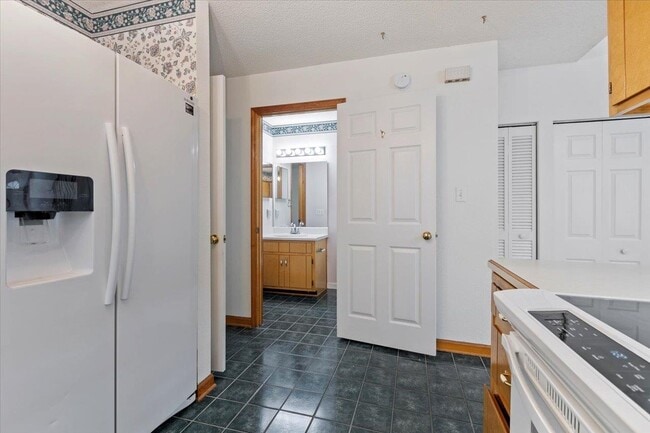 Building Photo - 2510 Golden Park Ln