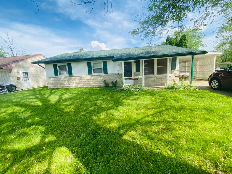 Front yard - 2905 S Chippewa Ln