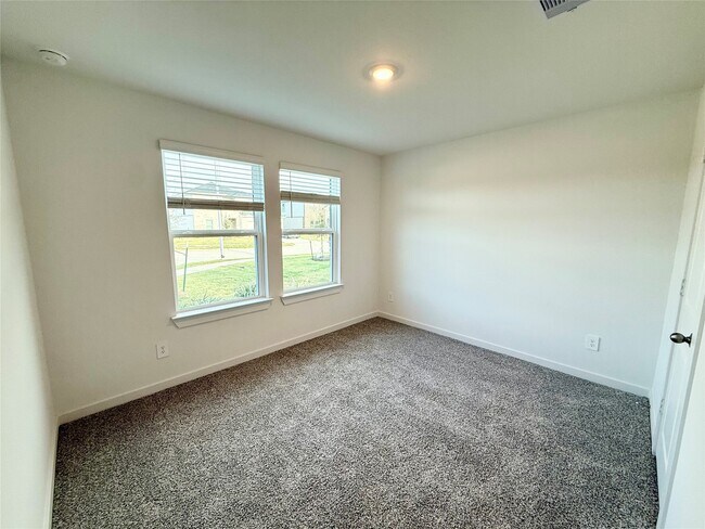 Building Photo - 30751 Wicklow Gdns Dr