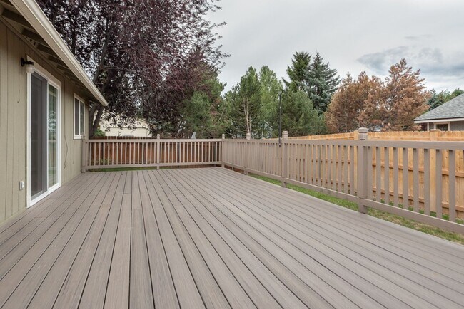Building Photo - 63251 Gallop Ct