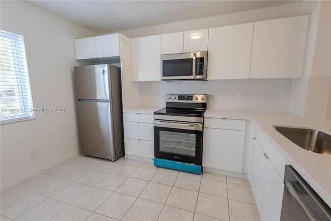 Building Photo - 719 NW 208th Way