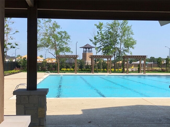 Building Photo - 8319 Divot Trce