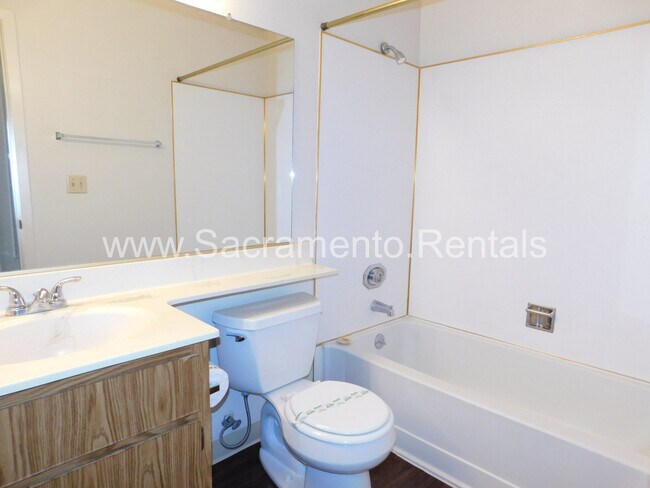 Building Photo - Spacious 2bd/2ba Foothill Farms Duplex with 2 Car Garage