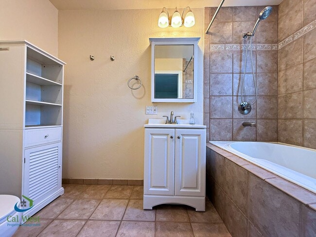 Building Photo - 5331 Rimwood Dr