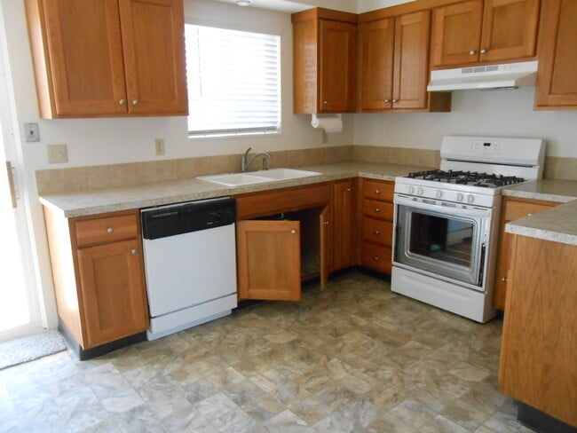 Building Photo - 61686 Daly Estates Dr