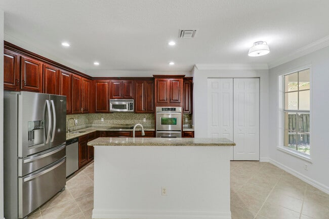 Building Photo - 112 Dunmore Dr