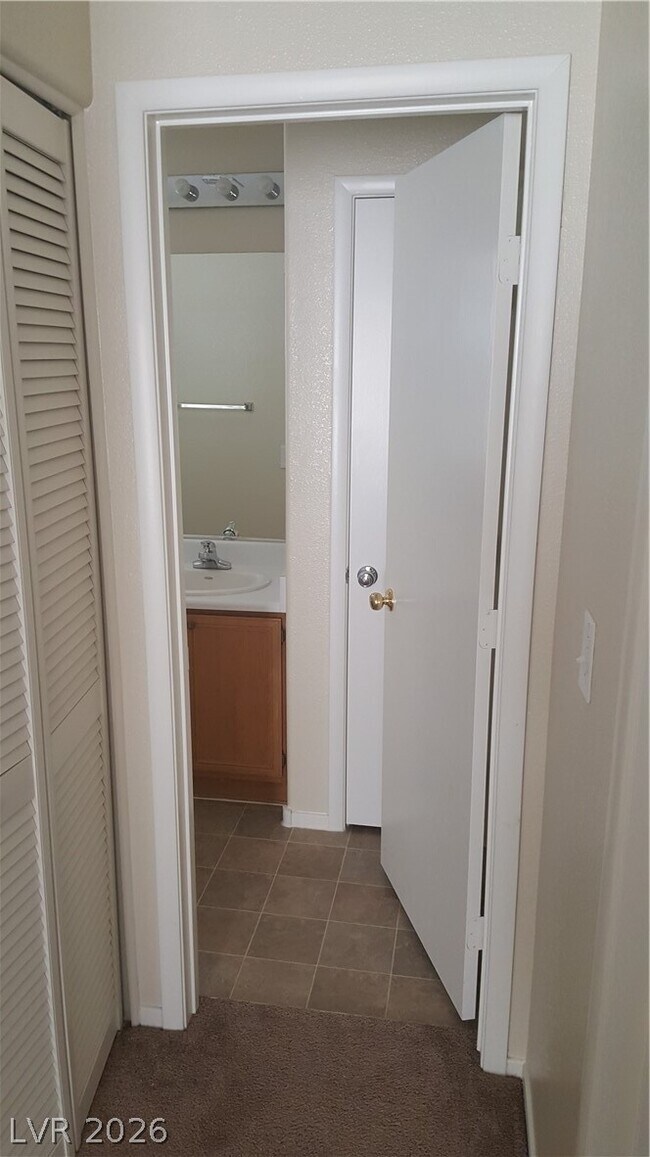 Building Photo - 11940 S Wild Chamomile St