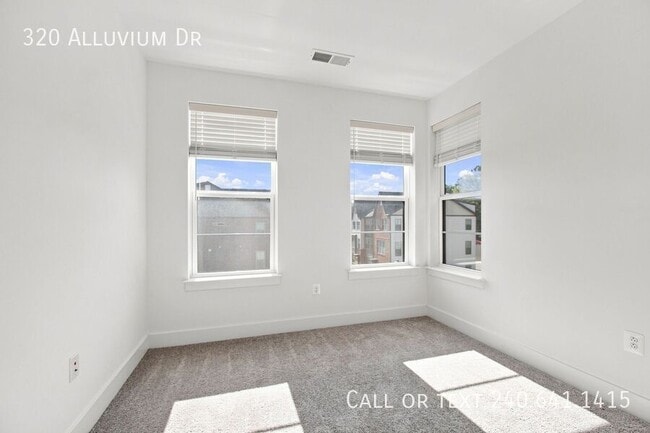 Building Photo - 320 Alluvium Dr