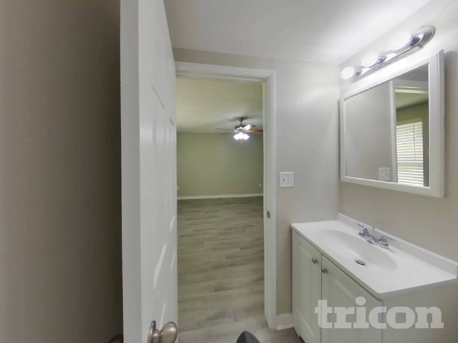 Building Photo - 3183 Bee St E