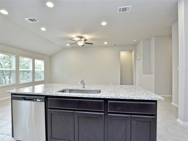 Building Photo - 21310 Mt View Dr
