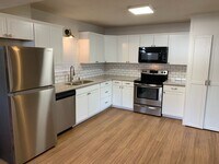 Building Photo - Available Now! 3/2 in central Lubbock!