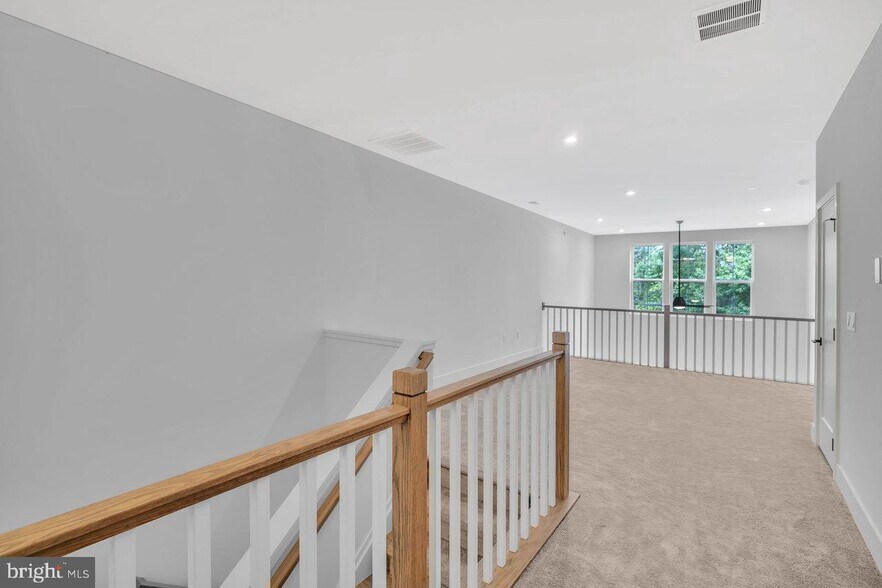 Building Photo - 10208 Donatello Dr