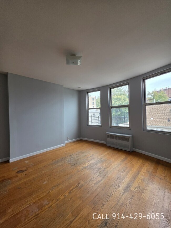 Building Photo - 146 Beech St