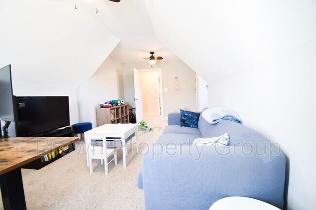 Building Photo - 517 Rempstone Ln