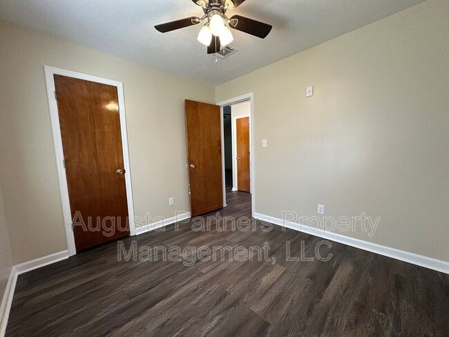 Building Photo - 3520 Stafford Dr