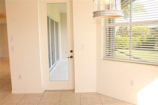 Building Photo - 11257 28th St Cir E