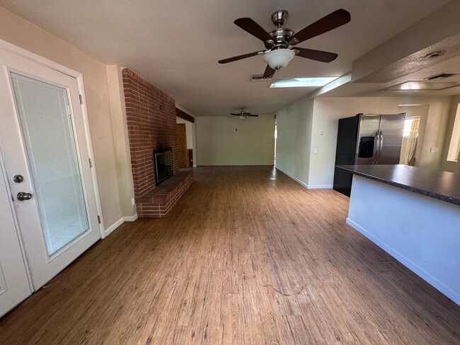 Building Photo - 67 E Goddard Ln