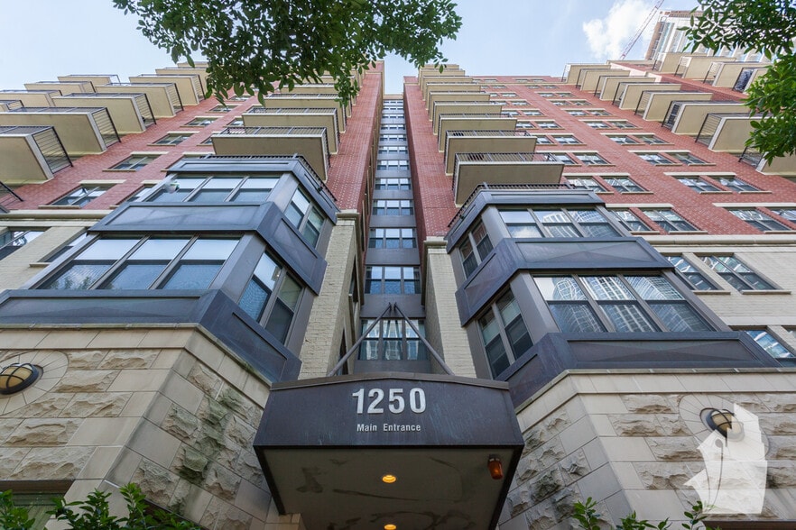 Building Photo - 1250 S Indiana Pkwy