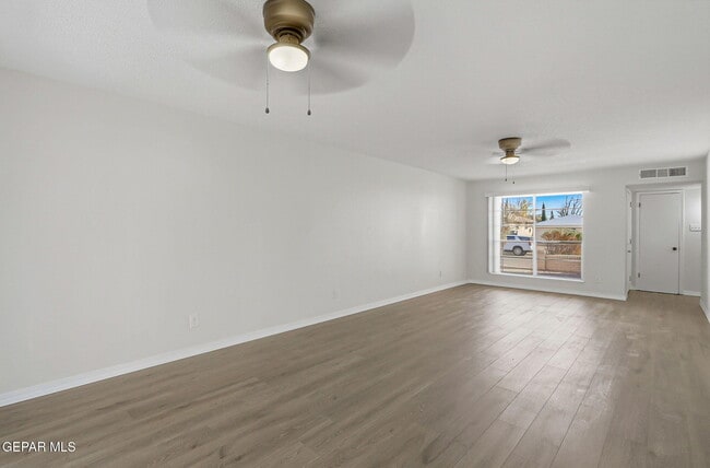 Building Photo - 7129 Orizaba Ave